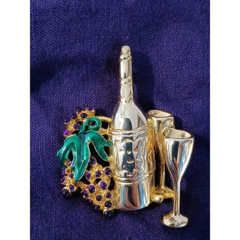 Vintage LS Gold Tone Enamel Wine Bottle Grapes and‎ Glasses Novelty Brooch Pin